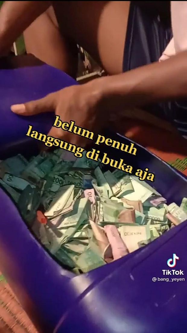 Rezeki Nomplok! Tabungan Jerigen Pedagang Es Ini Capai Rp 18 Juta