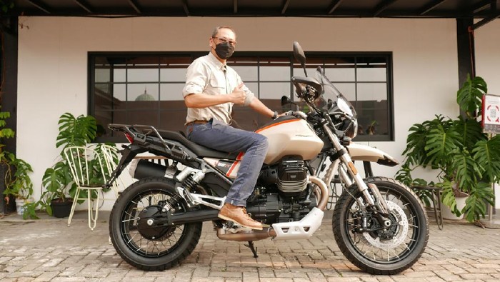 Pemilik pertama Moto Guzzi V85 TT Travel di Indonesia