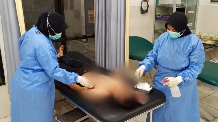 pengelola kafe di pasuruan dihajar pengunjung