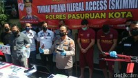 Kedua tersangka ini masuk ke Indonesia pada 2020 dan berdomisili di Lombok, Nusa Tenggara Barat. Selain dua tersangka, polisi menetapkan dua DPO.
