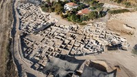 Kompleks pembuatan minuman anggur yang diketahui berusia 1.500 tahun ditemukan di kawasan Yavne, Tel Aviv Selatan, Israel.