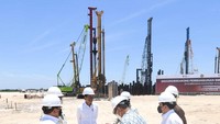 Jokowi menjelaskan smelter ini merupakan salah satu yang terbesar di dunia karena akan mampu mengolah 1,7 juta ton konsentrat tembaga per tahun.Foto: Dok. Lukas - Biro Pers Sekretariat Presiden