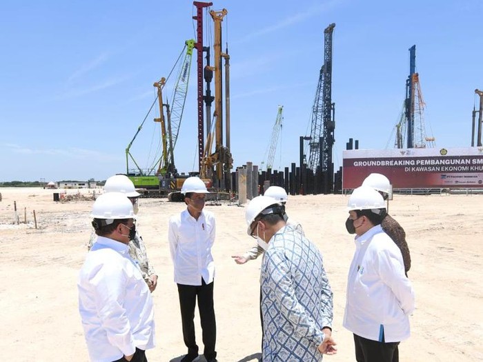 Presiden Joko Widodo resmikan dimulainya proyek smelter PT Freeport Indonesia Presiden Joko Widodo resmikan dimulainya proyek smelter PT Freeport Indonesia