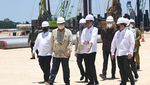 Dua Jempol Jokowi Saat Resmikan Proyek Smelter Freeport