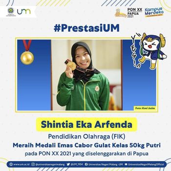 Shintia Eka Arfenda, meraih medali emas cabor Gulat Kelas 50kg Putri pada PON XX Papua 2021.
