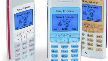 Sony Ericsson T100 yang keluar tahun 2002 bentuknya imut dan cukup diidamkan. Foto: Phone Arena