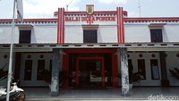 Penonton bioskop, imbuh Jumain, dari berbagai daerah di Klaten. Meskipun desanya jauh dari kota Klaten dan bukan kota kecamatan penonton selalu penuh. Ditambahkan Jumain, gedung bioskop desanya mungkin paling awal dibandingkan bioskop lainnya. Setelah bisnis bioskop surut kini difungsikan untuk kantor desa.