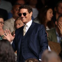 Pada Juli 2021, Tom Cruise terlihat dalam deretan bangku penonton pertandingan Wimbledon di Inggris. Foto: dok. Getty Images