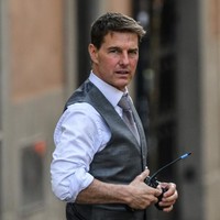 Dan inilah penampilan Tom Cruise saat syuting film ketujuh Mission Impossible di Roma pada 2020. Foto: dok. AFP