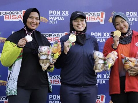 Tresna Puspita meraihmedali emas kontingen Jawa Barat di PON XX Papua.