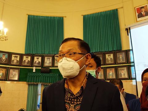 14 Dokter Baru Unair Berlayar dengan RSTKA ke 12 Pulau di Madura, Bantu Tingkatkan Vaksinasi-Berantas Hoaks