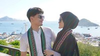 Alvin Faiz dan Henny Rahman sedang bulan madu. Foto: Instagram Alvin Faiz