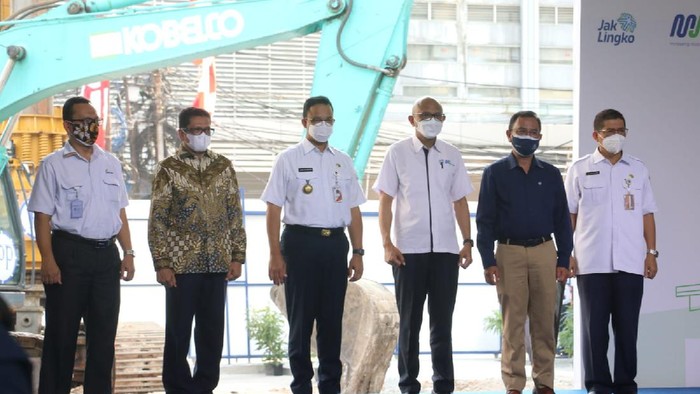 Anies letakkan batu pertama pembangunan Transport Hub Dukuh Atas (Dok Pemprov DKI Jakarta)