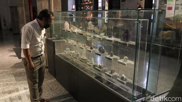 Museum Geologi Bandung sudah dapat beroperasi kembali. Hasil simulasi Dinas Kebudayaan dan Pariwisata (Disbudpar) Kota Bandung, Museum Geologi sudah layak dibuka.