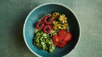 Mengusung konsep makanan Nordic baru, banyak foodies antre demi mencicipi sajian di sini. Harga bersantap di Noma sekitar USD 436 (Rp 6,2 juta) per orang, belum termasuk wine pairing.
