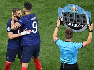 Giroud Anggap Benzema Bikin Permainan Prancis Timpang