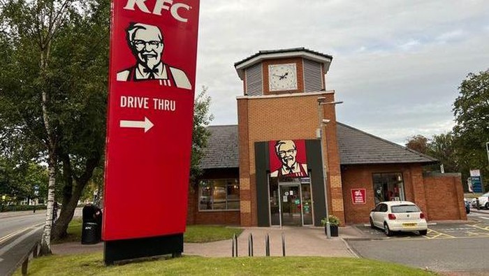 Kelamaan Makan KFC di Resto, Pasangan Ini Kaget Didenda Rp 1,9 Juta