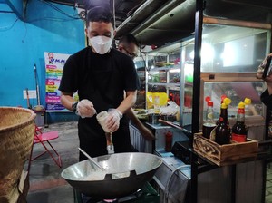 5 Fakta Bang Tigor Ex KPK Jualan Nasi Goreng, Belajar Masak dari YouTube