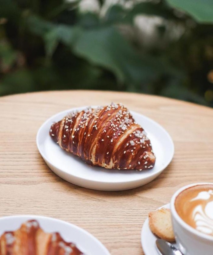 Galeri Bicolor Croissant 10 Kreasi Bicolor Croissant, Croissant Cantik dengan Dua Warna