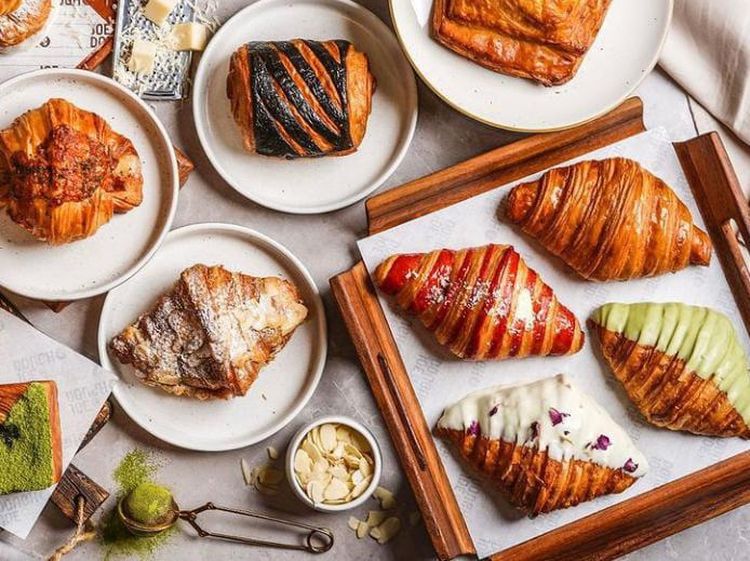 10 Kreasi Bicolor Croissant, Croissant Cantik dengan Dua Warna
