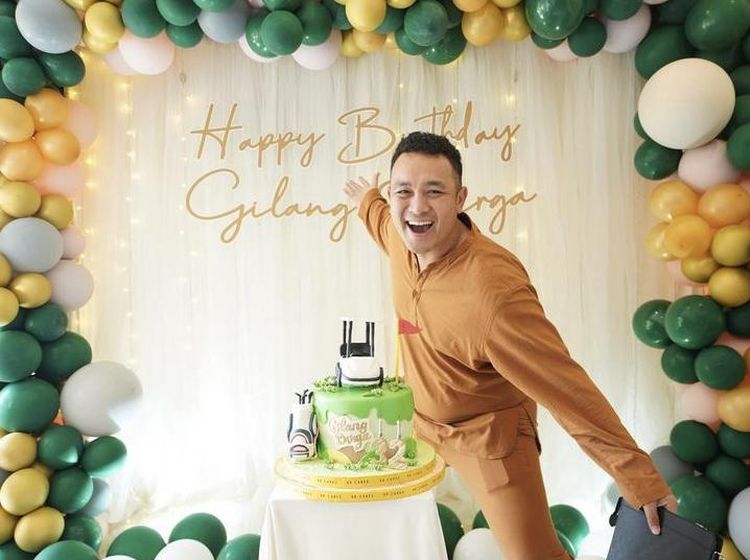 Gilang Dirga Hobi Ngopi di Lapangan Golf sampai Ngemil Cake