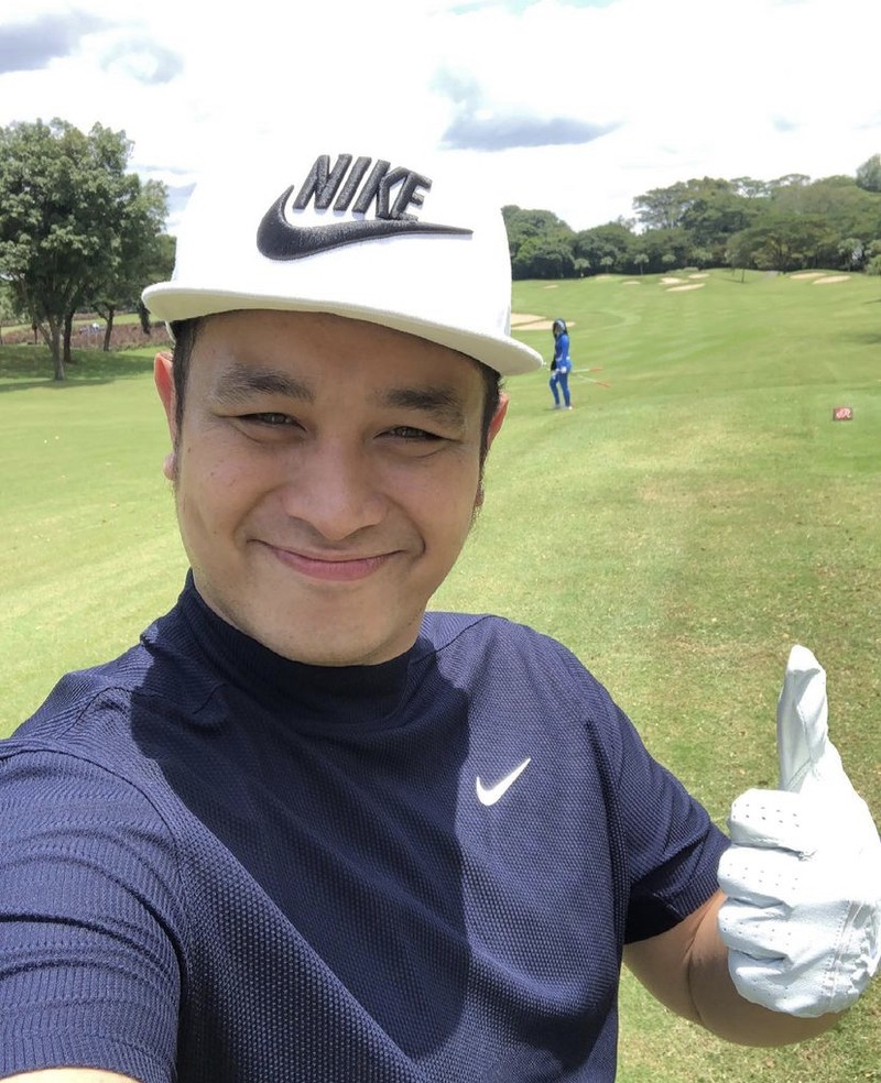 Gilang Dirga Hobi Ngopi di Lapangan Golf sampai Ngemil Cake