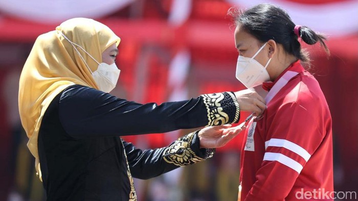 Peringatan HUT Jatim ke-76 mengusung tema Jatim Bangkit. Gubernur Khofifah Indar Parawansa percaya, sejatinya setelah kesulitan pasti ada kemudahan.