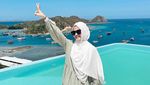 Tatapan Mesra Alvin Faiz dan Henny Rahman saat Honeymoon Labuan Bajo