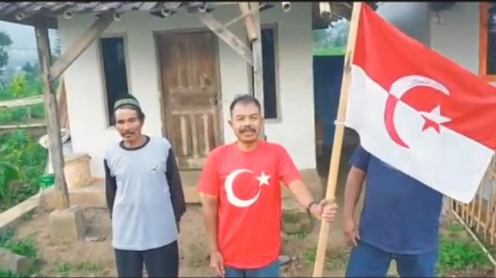 Sebuah video berisi ajakan masuk Negara Islam Indonesia (NII) dari seorang pria mengaku Panglima Jenderal NII viral di medsos.