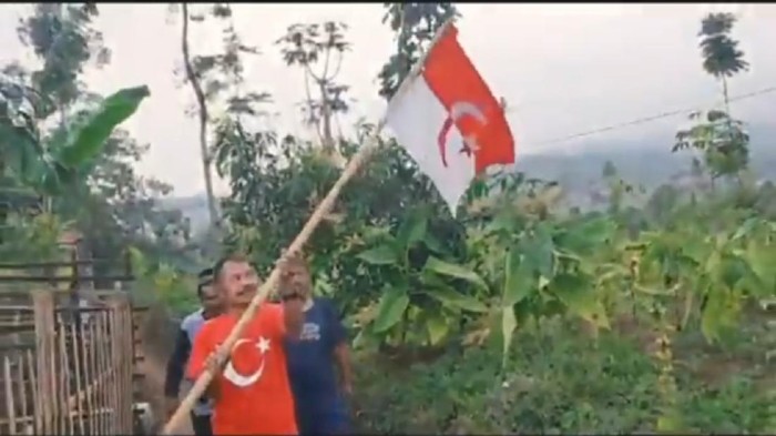 Sebuah video berisi ajakan masuk Negara Islam Indonesia (NII) dari seorang pria mengaku Panglima Jenderal NII viral di medsos.