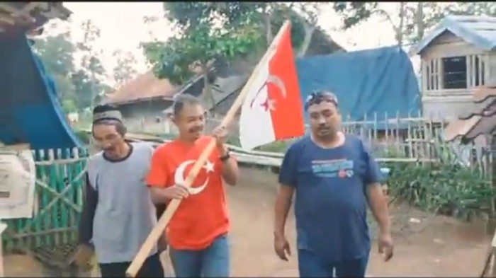 Sebuah video berisi ajakan masuk Negara Islam Indonesia (NII) dari seorang pria mengaku Panglima Jenderal NII viral di medsos.