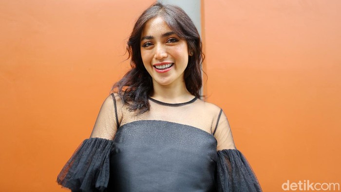 Jessica Iskandar Jessica Iskandar saat ditemui di kawasan Gedung Trans TV.