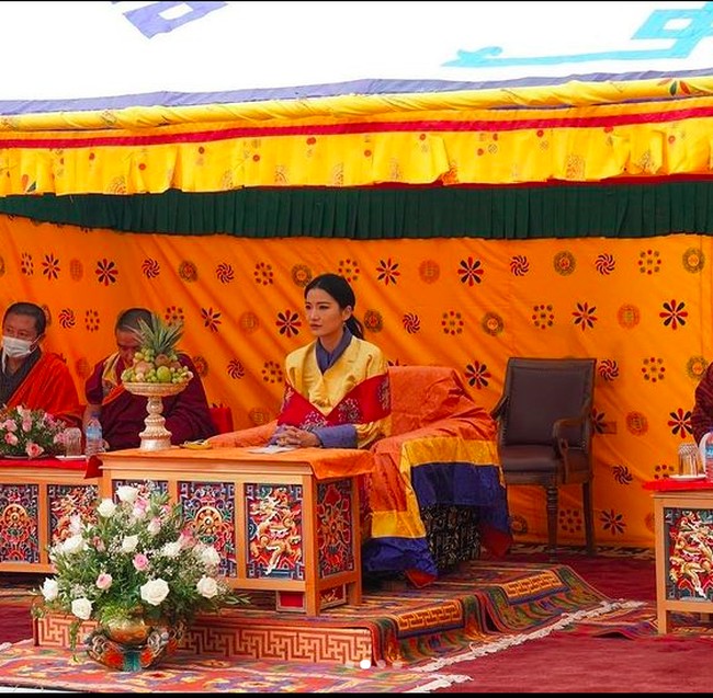 Jetsun Pema menjadi ratu di usia 21 tahun sehingga dia menjadi ratu termuda di Asia. Foto: dok. Instagram/@queenjetsunpema