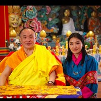 Ratu yang kini berusia 31 tahun itu bahkan hampir tidak pernah terlihat mengenakan pakaian modern. Foto: dok. Instagram/@queenjetsunpema