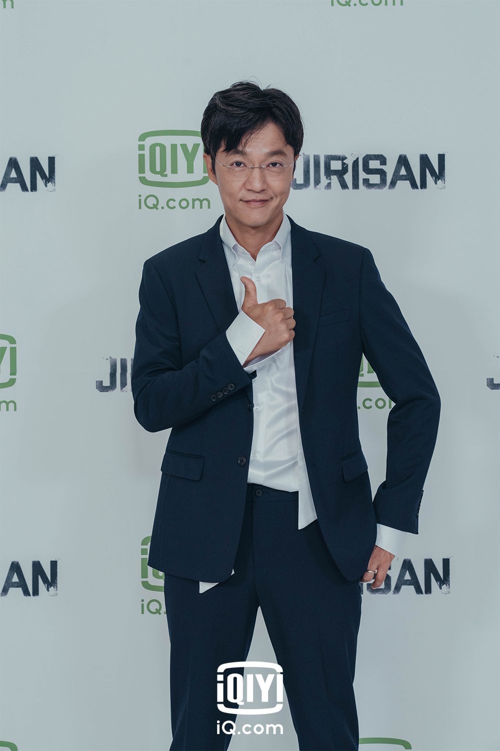Para pemain drama Korea Jirisan usai konferensi pers pada Rabu (13/10/2021).