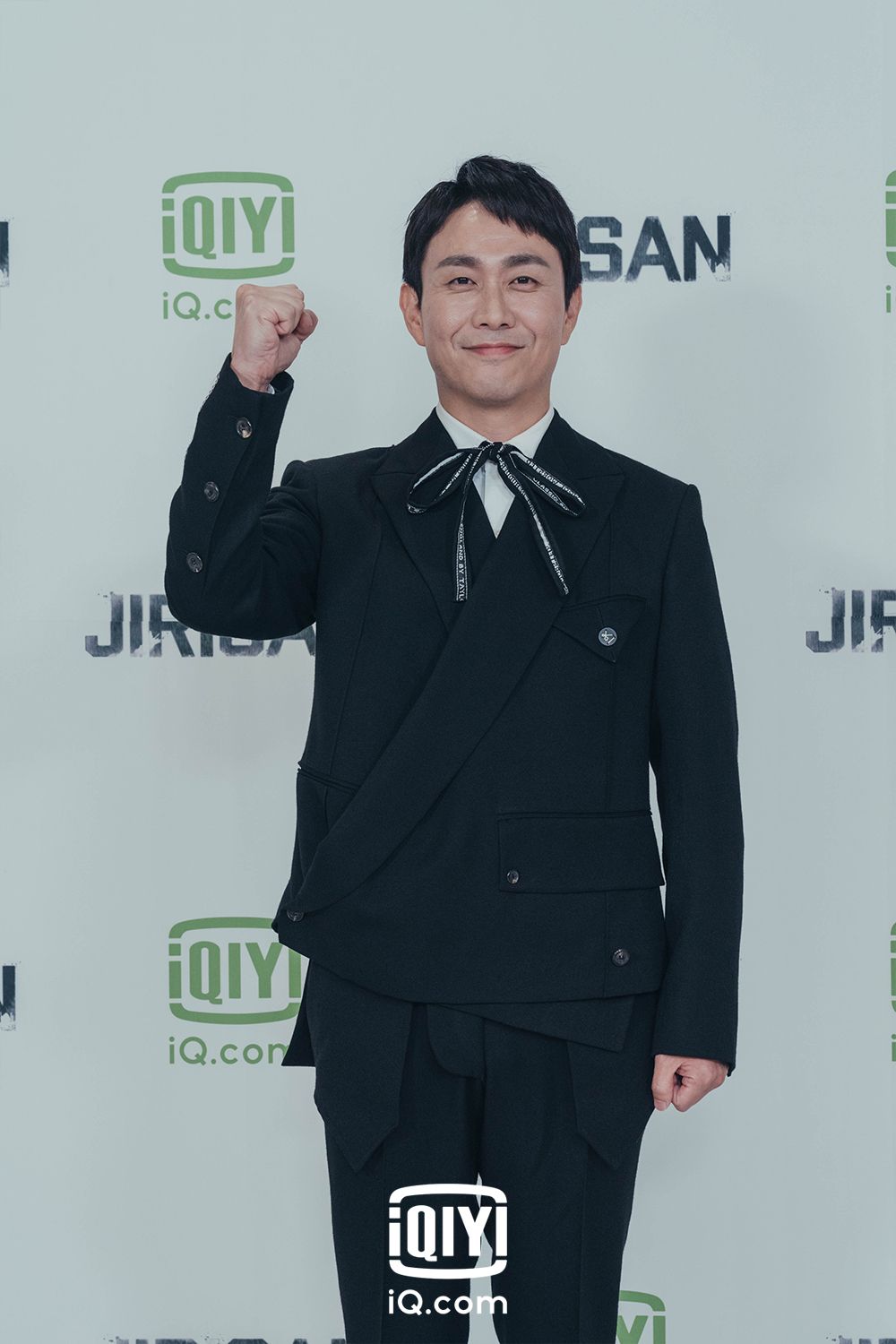 Para pemain drama Korea Jirisan usai konferensi pers pada Rabu (13/10/2021).