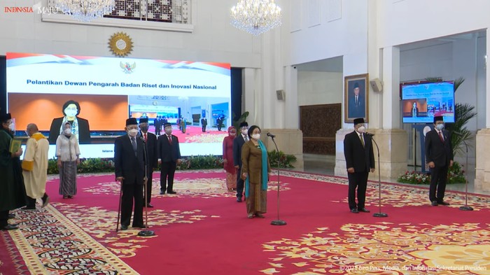Jokowi Resmi Lantik Megawati Jadi Ketua Dewan Pengarah BRIN (Foto: Tangkapan layar YouTube Setpres)