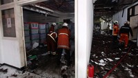 Belum diketahui penyebab kebakaran di komplek Kantor Kementerian PUPR di Jalan Gayung Kebonsari, Surabaya.