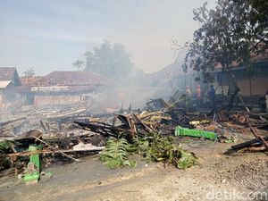 2 Rumah Warga Lamongan Ludes Terbakar hingga Rata dengan Tanah