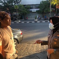 Kinanti sendiri adalah wanita yang tak hanya berprestasi dalam bidang atlet tapi juga seorang polisi. Wanita yang bertugas di Mapolres Bandung tersebut diketahui sudah lama ikut dalam pertandingan air pistol women team. Foto: Instagram @q9thi