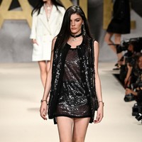 Fashion show koleksi terbaru Chanel Spring/Summer 2022 berlangsung di Grand Palaris, Paris, Prancis.  Foto: Getty Images/Pascal Le Segretain.