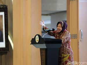 Risma Minta Bank Salurkan Bansos Langsung ke Rumah, Bulan Ini Harus Kelar!