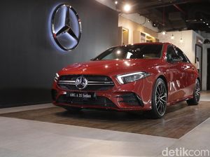 First Impression Mercedes-AMG A 35 4MATIC Sedan: Manis di Luar, Bengis di Dalam