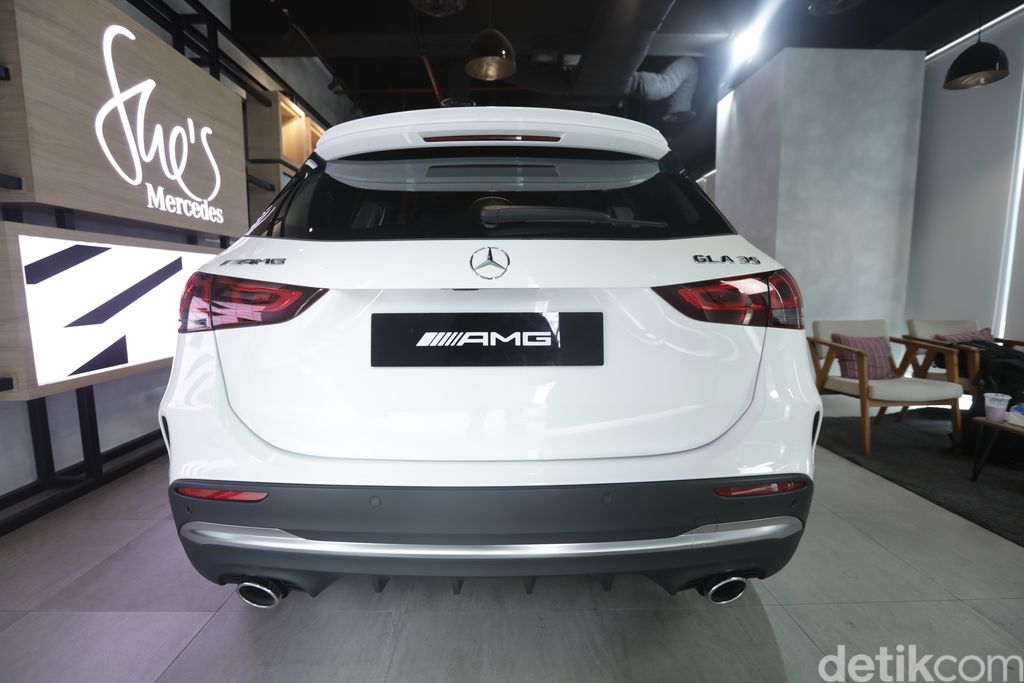 Mercedes-AMG GLA 35 4MATIC