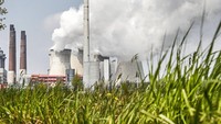 Uni Eropa dilanda krisis energi karena lonjakan harga gas dan listrik. Lonjakan harga itu didorong langkanya stok energi gas dan listrik menjelang musim dingin di Eropa. Jutaan orang UE pun diprediksi tidak mampu membuat rumah mereka hangat saat musim dingin tiba nantinya. AP Photo/Martin Meissner  
