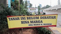 Hingga detik ini masih belum ada kejelasan bagaimana nasib tanah tersebut.