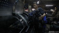 Industri tekstil dan produksi tekstil (TPT) mengalami pasang surut sejak pandemi COVID-19 sejak beberapa tahun belakangan. 