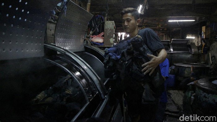 Pasang Surut Industri Tekstil di Ibu Kota Industri tekstil dan produksi tekstil (TPT) mengalami pasang surut sejak pandemi COVID-19 sejak beberapa tahun belakangan. Lalu, seperti apa geliatnya saat ini?