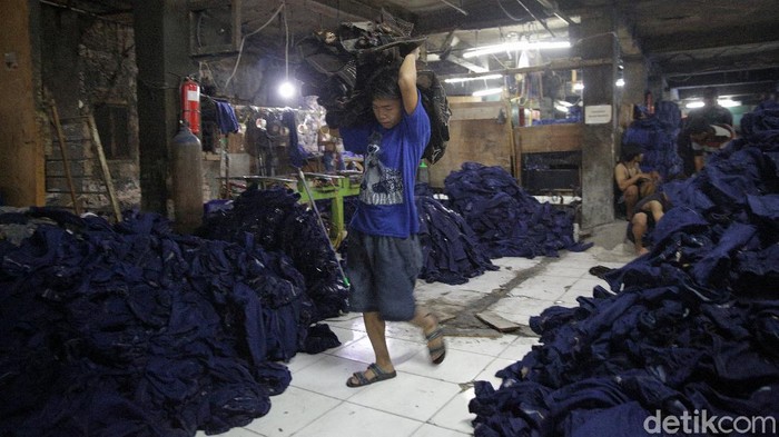 Industri tekstil dan produksi tekstil (TPT) mengalami pasang surut sejak pandemi COVID-19 sejak beberapa tahun belakangan. Lalu, seperti apa geliatnya saat ini?