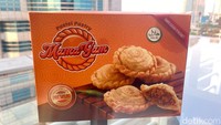 Pastel Mama Yam telah menawarkan pastel pastry sejak tahun 2017. Pastel pastry berbeda dari segi tekstur dan isian dibanding pastel biasa. Tekstur kulit pastel ini lebih renyah lembut. Sementara isiannya jauh lebih padat dibanding pastel pada umumnya. 